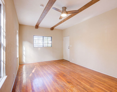 1492 Silver Lake Boulevard - Photo Thumbnail 4
