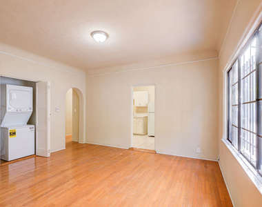 1492 Silver Lake Boulevard - Photo Thumbnail 5