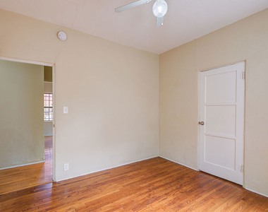 1492 Silver Lake Boulevard - Photo Thumbnail 11