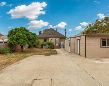 1492 W 28th Street - Photo Thumbnail 43