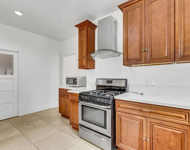 1492 W 28th Street - Photo Thumbnail 23