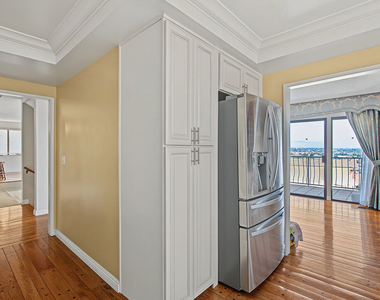 4238 Mesa Street - Photo Thumbnail 7