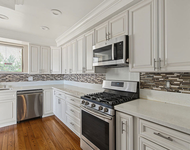4238 Mesa Street - Photo Thumbnail 3