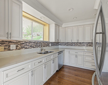 4238 Mesa Street - Photo Thumbnail 4