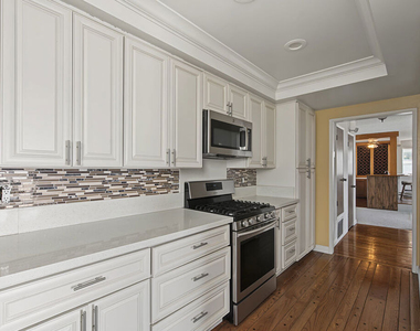 4238 Mesa Street - Photo Thumbnail 2