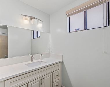 4238 Mesa Street - Photo Thumbnail 26