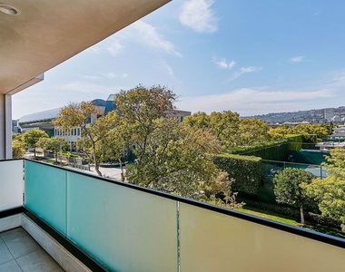 328 N Maple Drive - Photo Thumbnail 1