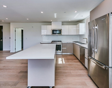 328 N Maple Drive - Photo Thumbnail 6