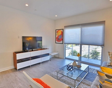 11776 Idaho Avenue - Photo Thumbnail 8