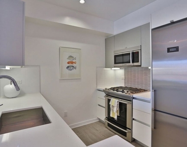 11776 Idaho Avenue - Photo Thumbnail 3