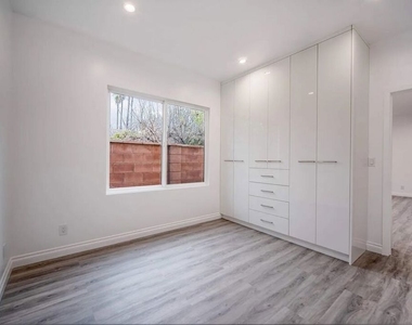 1350 Western Avenue - Photo Thumbnail 7