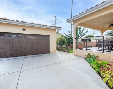 1350 Western Avenue - Photo Thumbnail 11