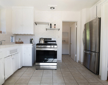 3646 Stoner Avenue - Photo Thumbnail 13