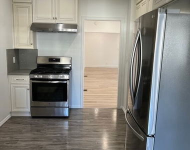 4621 Melbourne Avenue - Photo Thumbnail 8