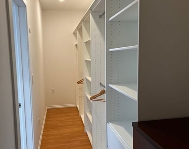 4621 Melbourne Avenue - Photo Thumbnail 14