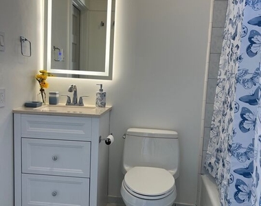 4621 Melbourne Avenue - Photo Thumbnail 10