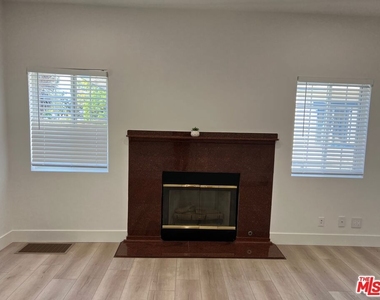 4621 Melbourne Avenue - Photo Thumbnail 5