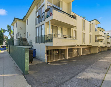 1353 S Carmelina Avenue - Photo Thumbnail 30