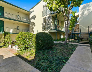 1353 S Carmelina Avenue - Photo Thumbnail 21