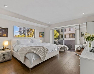 838 N Doheny Drive - Photo Thumbnail 4