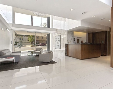 838 N Doheny Drive - Photo Thumbnail 13