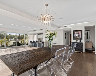 838 N Doheny Drive - Photo Thumbnail 1