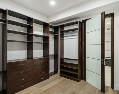 1318 Roxbury Drive - Photo Thumbnail 28