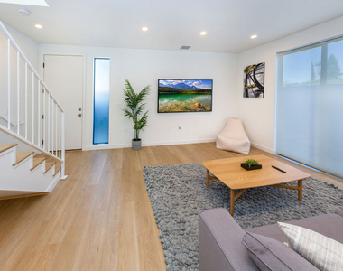 5992 Sawyer Street - Photo Thumbnail 2