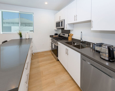 5992 Sawyer Street - Photo Thumbnail 7
