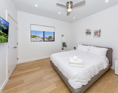 5992 Sawyer Street - Photo Thumbnail 12