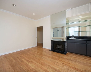 1927 Glendon Avenue - Photo Thumbnail 12