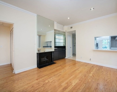 1927 Glendon Avenue - Photo Thumbnail 10