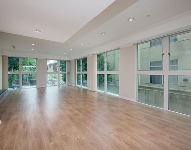 1927 Glendon Avenue - Photo Thumbnail 3