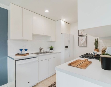 2721 2nd Street - Photo Thumbnail 11