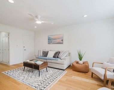2721 2nd Street - Photo Thumbnail 6
