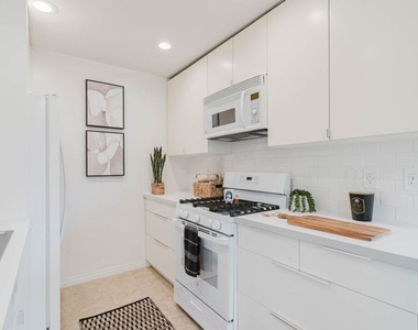 2721 2nd Street - Photo Thumbnail 13