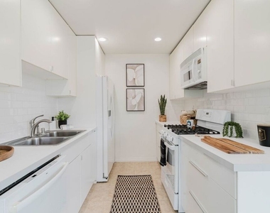 2721 2nd Street - Photo Thumbnail 12