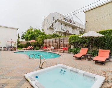 2721 2nd Street - Photo Thumbnail 30