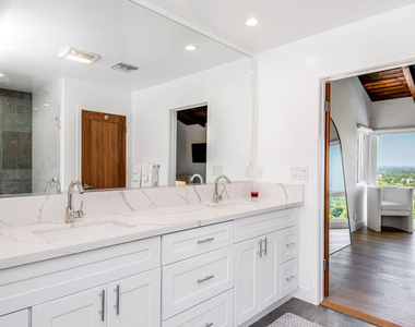 6426 Ellenview Avenue - Photo Thumbnail 22