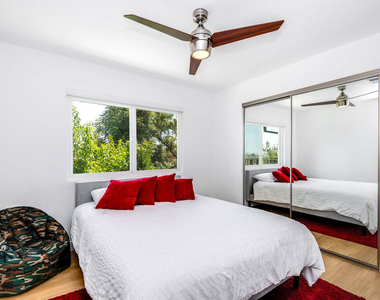 6426 Ellenview Avenue - Photo Thumbnail 16