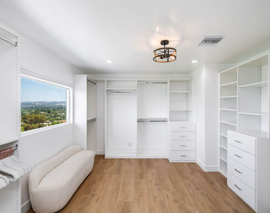 6426 Ellenview Avenue - Photo Thumbnail 20