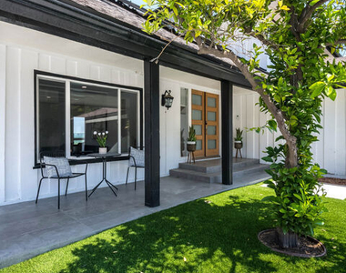 6426 Ellenview Avenue - Photo Thumbnail 3