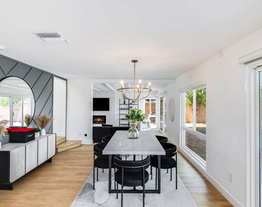 6426 Ellenview Avenue - Photo Thumbnail 10