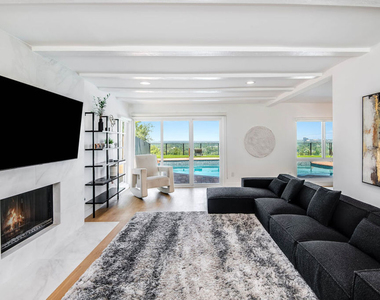 6426 Ellenview Avenue - Photo Thumbnail 5