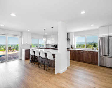 6426 Ellenview Avenue - Photo Thumbnail 11