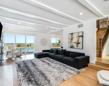 6426 Ellenview Avenue - Photo Thumbnail 4