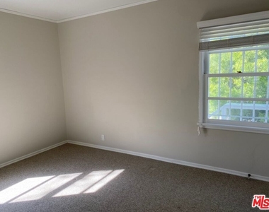 1231 Smithwood Drive - Photo Thumbnail 6