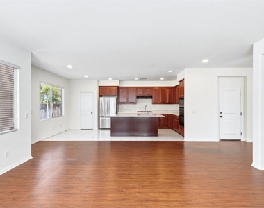 4674 Meadow Dr - Photo Thumbnail 4