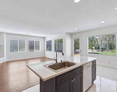 4674 Meadow Dr - Photo Thumbnail 6