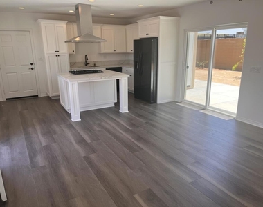 67105 Mission Drive - Photo Thumbnail 18